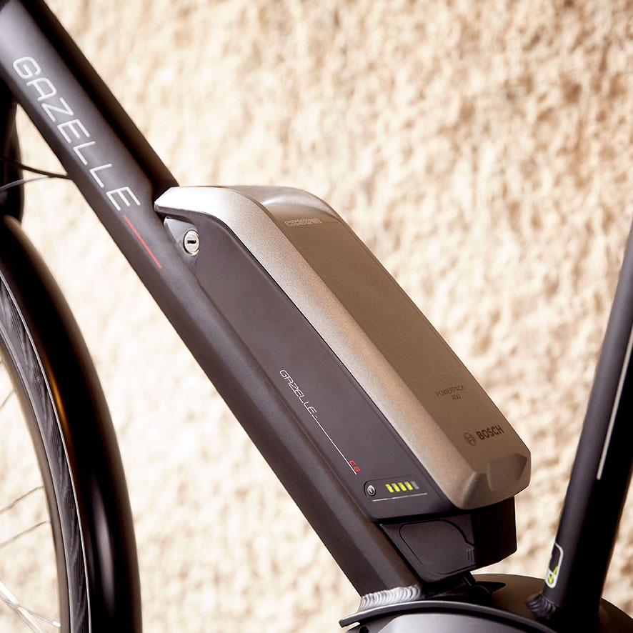 E-bikes with the battery in or on the frame have the centre of gravity in the middle of the bike.