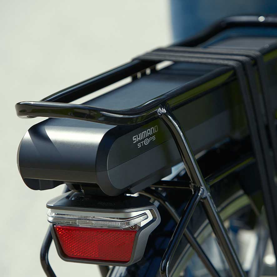 De nombreux vélos électriques sont équipés d'une batterie située sous le porte-bagages.